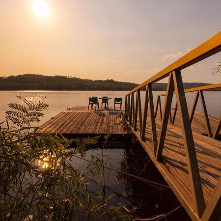 De Lago Resort On Lake Bennett Extérieur photo